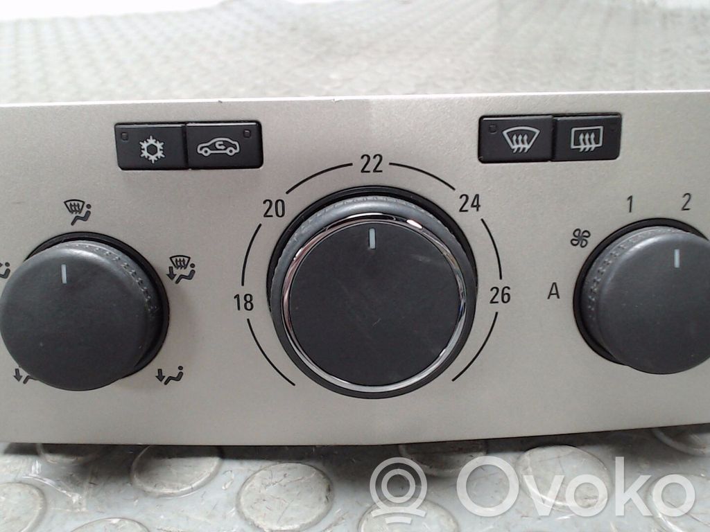 Opel Zafira B Panel klimatyzacji 