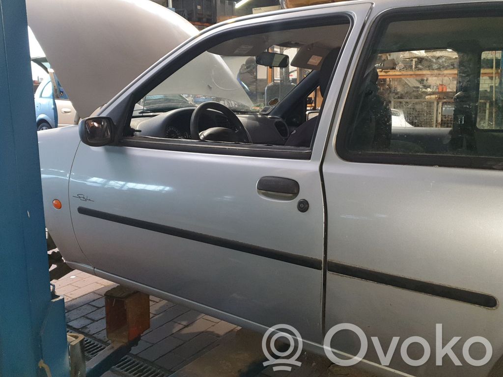 Ford Fiesta Puerta delantera 