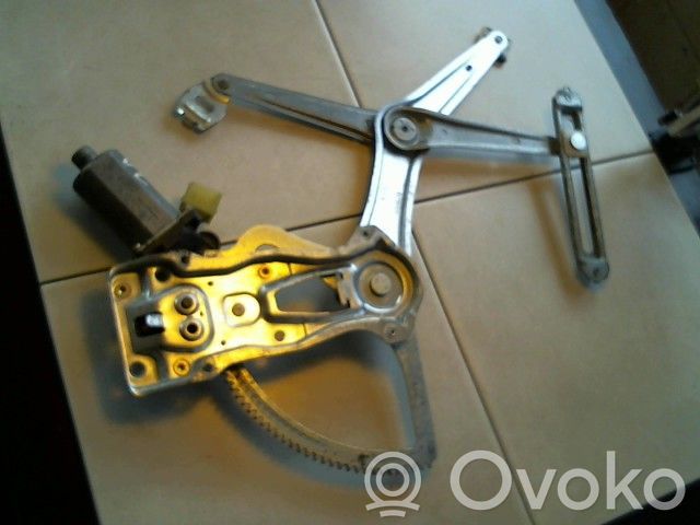 Mercedes-Benz E W210 Mechanizm podnoszenia szyby przedniej bez silnika 