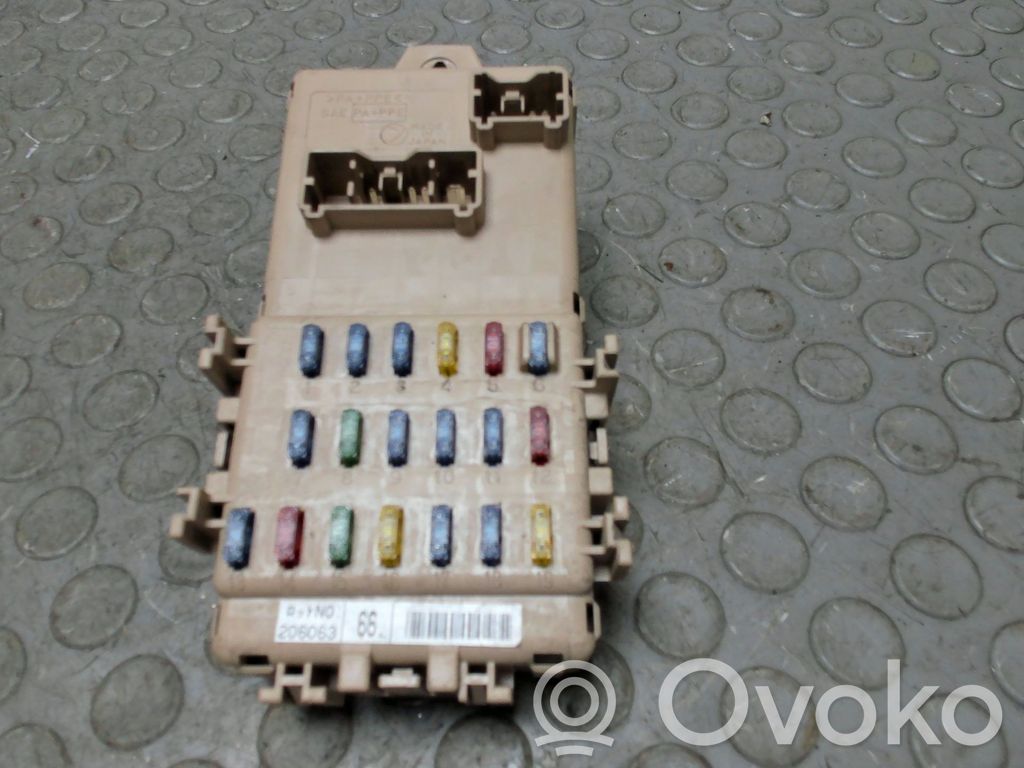 Subaru Outback Drošinātāju kaste (komplekts) 