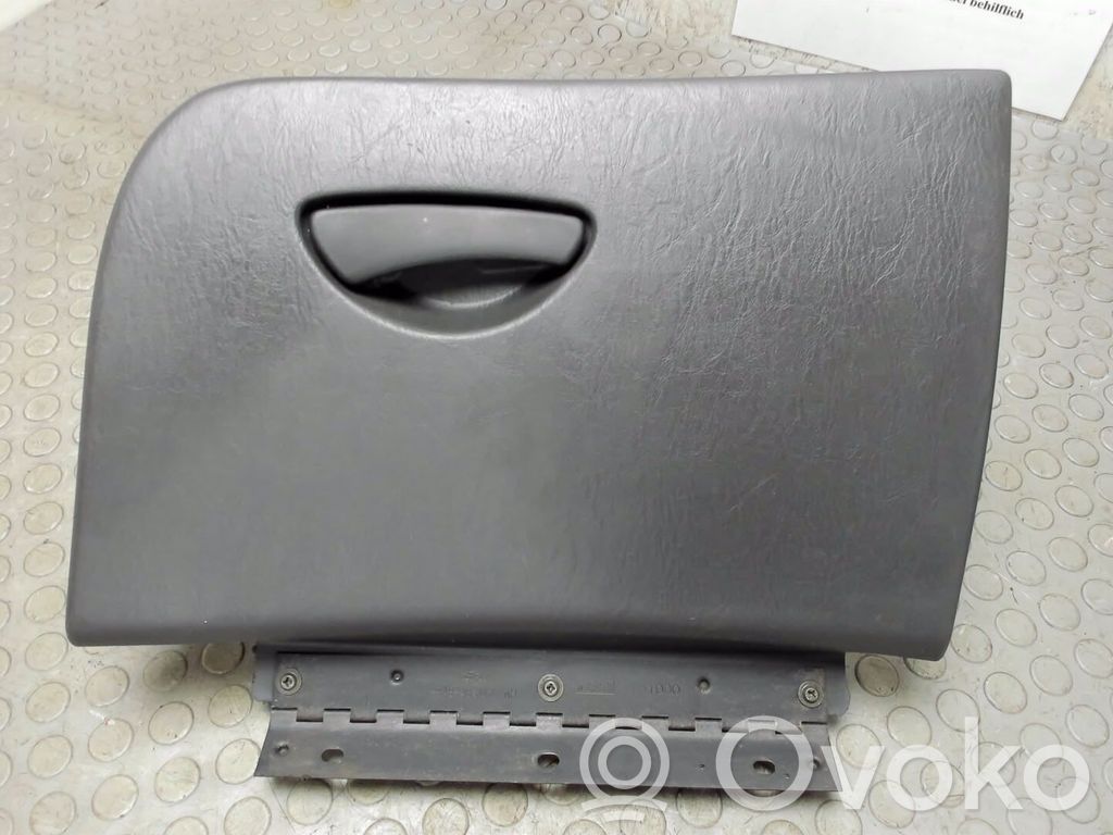Ford Focus Daiktadėžės (bordačioko) komplektas 