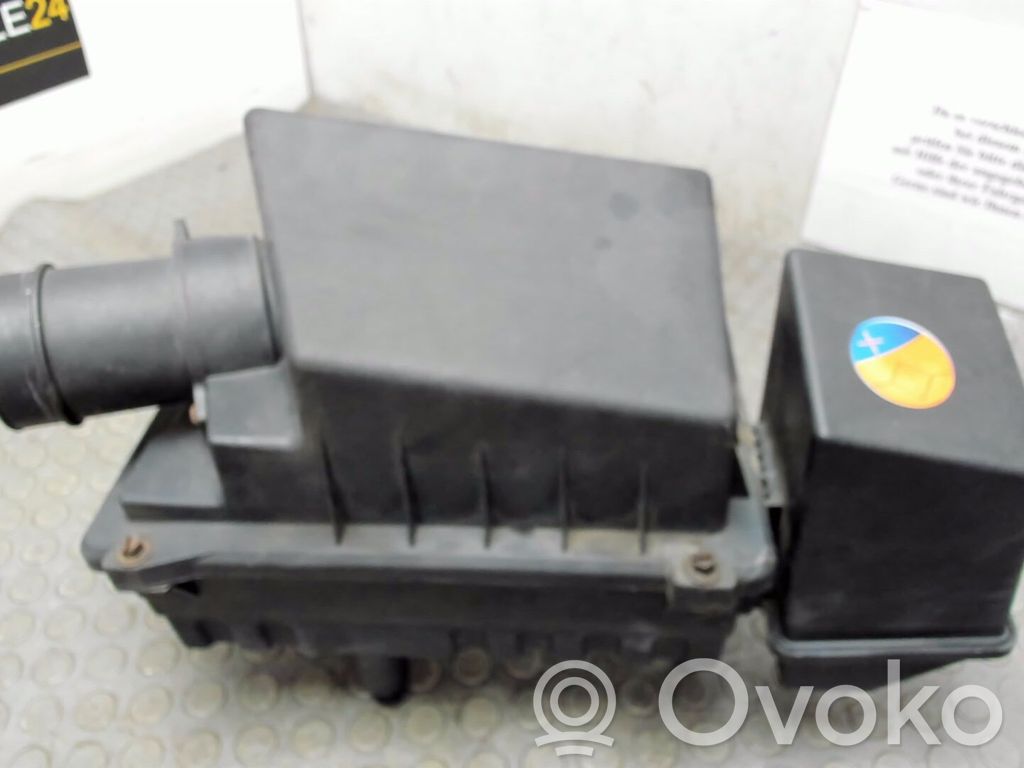 Ford Focus Air filter box 