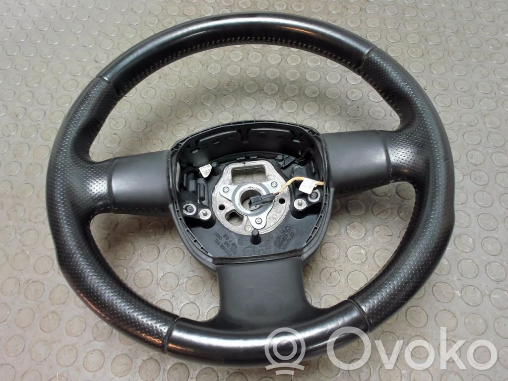 Audi A3 S3 8P Steering wheel 