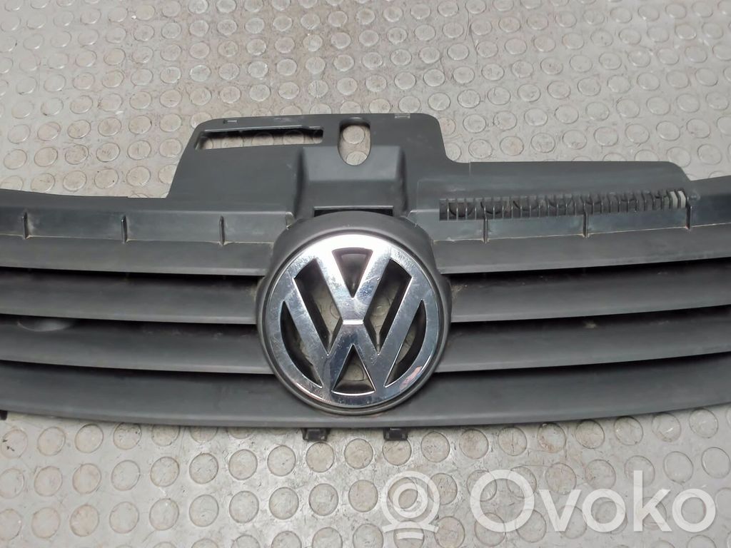 Volkswagen Polo IV 9N3 Etusäleikkö