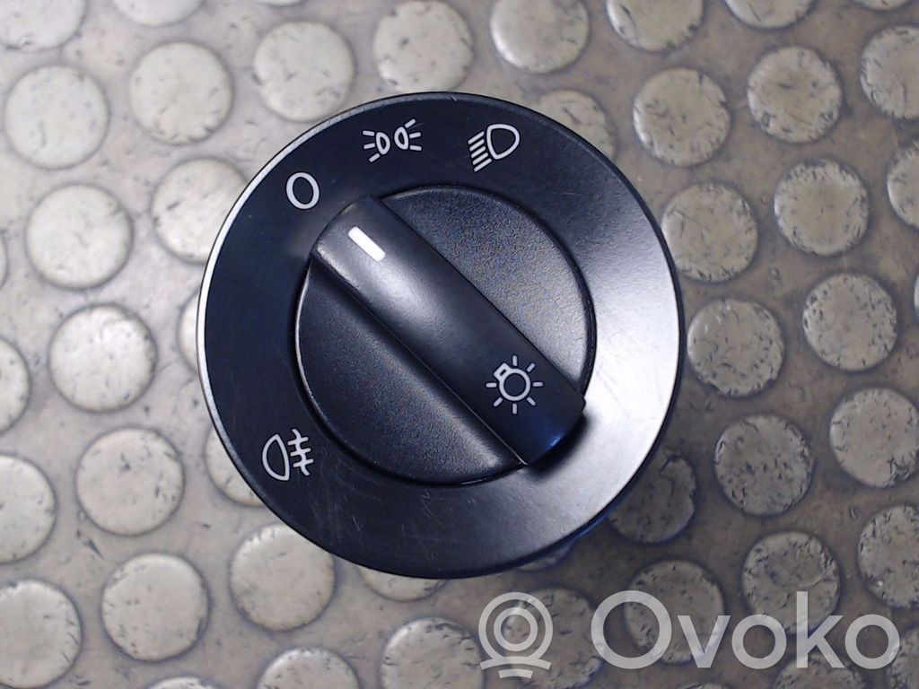 Volkswagen Polo IV 9N3 Light switch 
