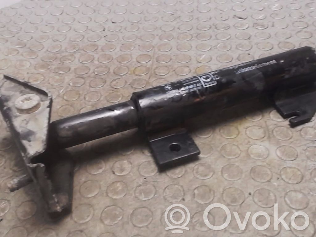 BMW 5 E34 Front bumper shock/impact absorber 
