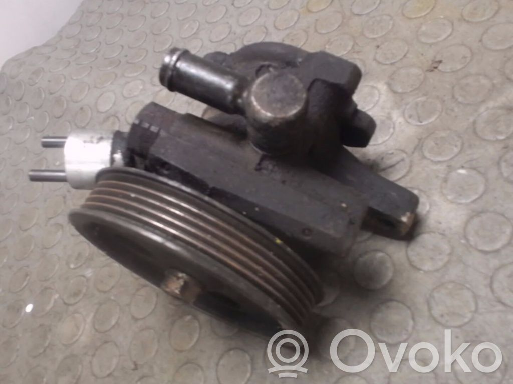 Toyota Corolla E80 Ohjaustehostimen pumppu 