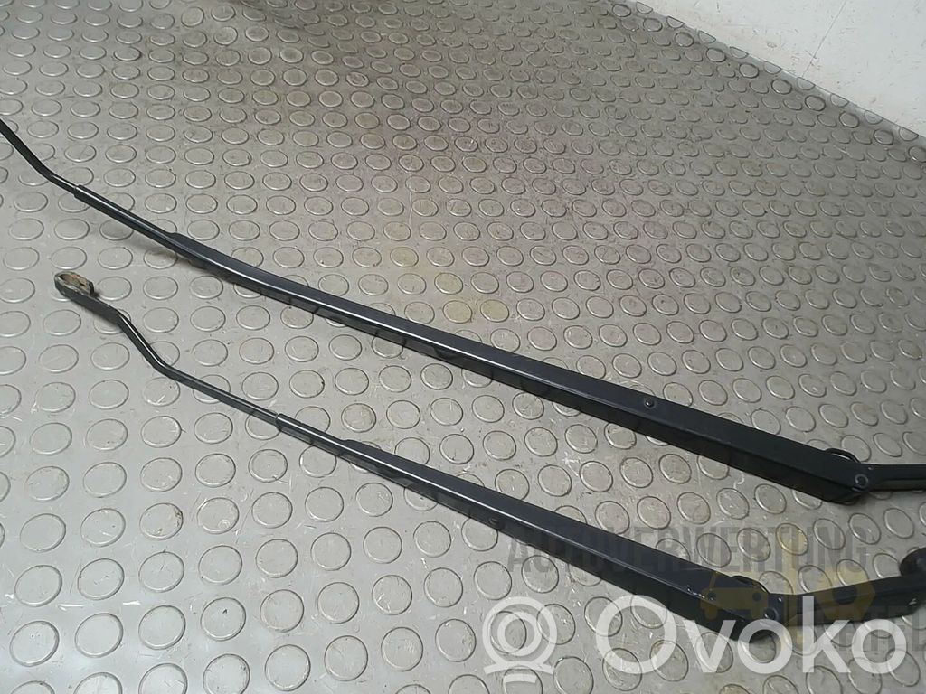 Suzuki SX4 Wischerarm vorne 