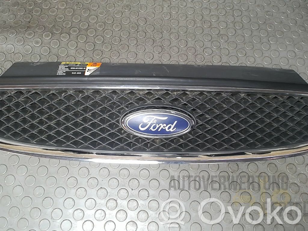Front grill   1371893,1347351