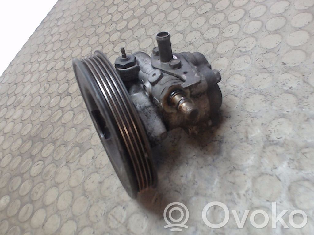 Mitsubishi Space Runner Ohjaustehostimen pumppu 