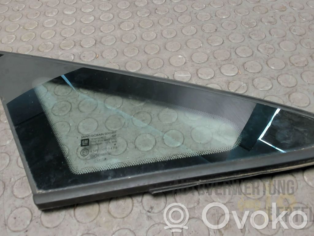 Opel Corsa D Fenêtre triangulaire avant / vitre