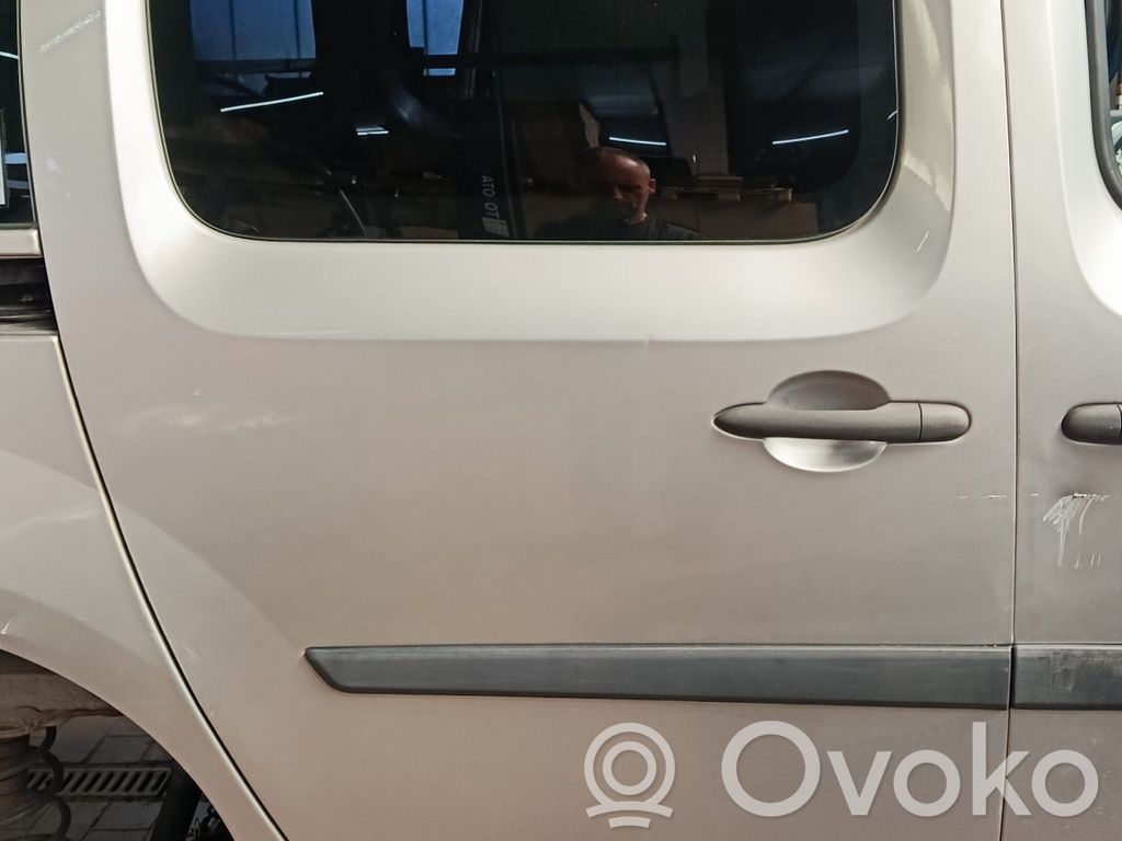 Renault Kangoo II Sivuliukuovi 