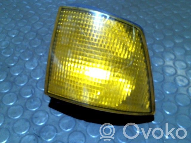 BMW 7 E32 Indicatore di direzione anteriore
