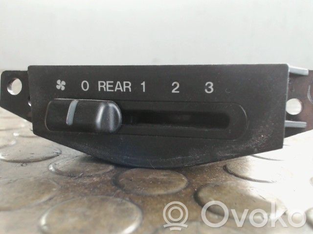 Mazda MPV II LW Przycisk świateł awaryjnych 