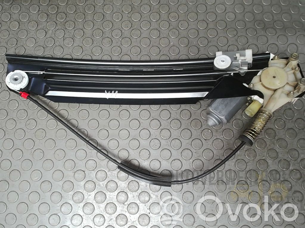 BMW 5 E39 Meccanismo di sollevamento del finestrino posteriore senza motorino