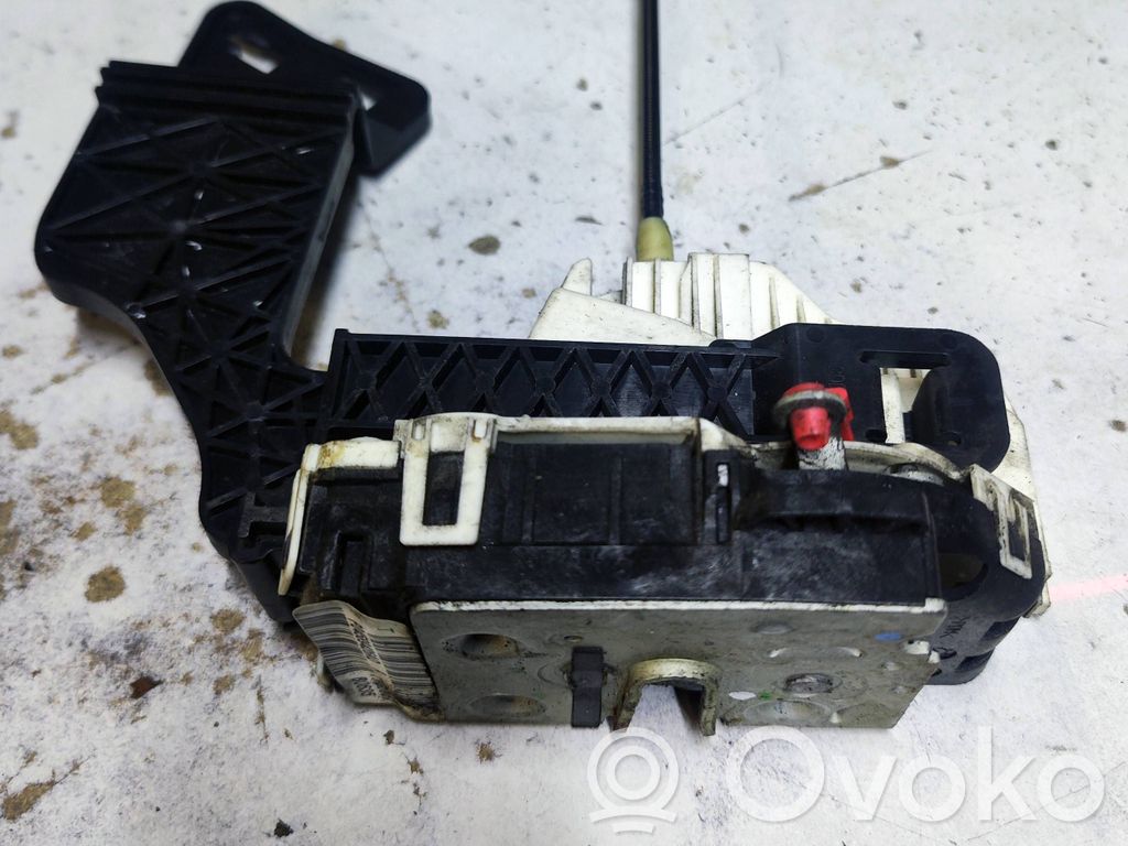 Dodge Avenger Front door lock 