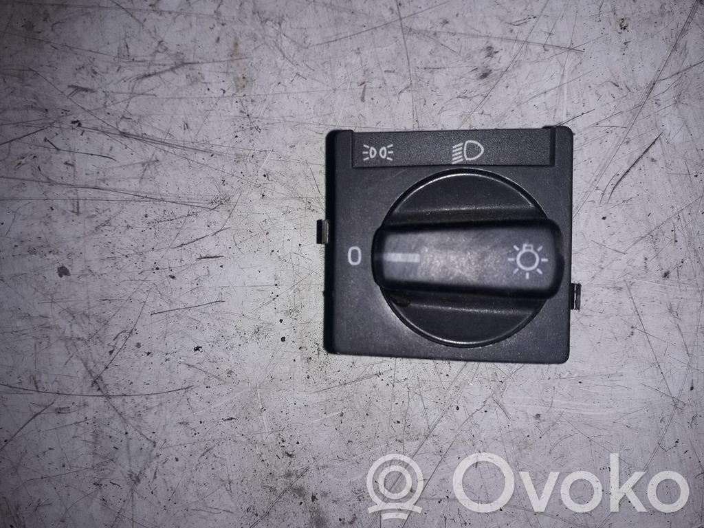 Light switch   1398417