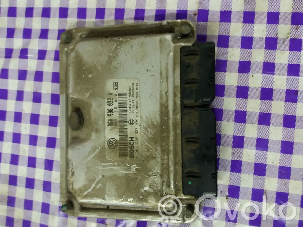 Engine control unit/module   06A906032A,0261206507
