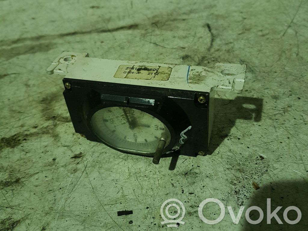 Infiniti Q45 III Orologio 