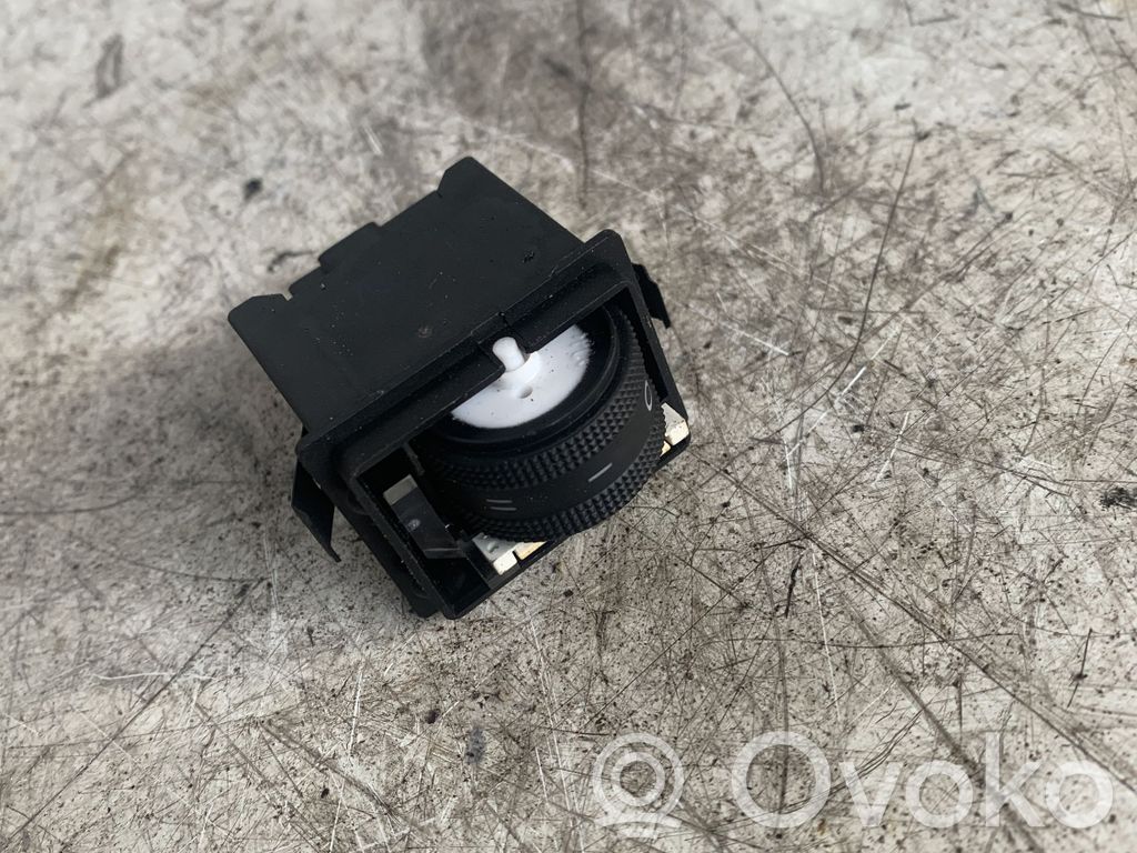 Audi A6 S6 C6 4F Headlight level height control switch 