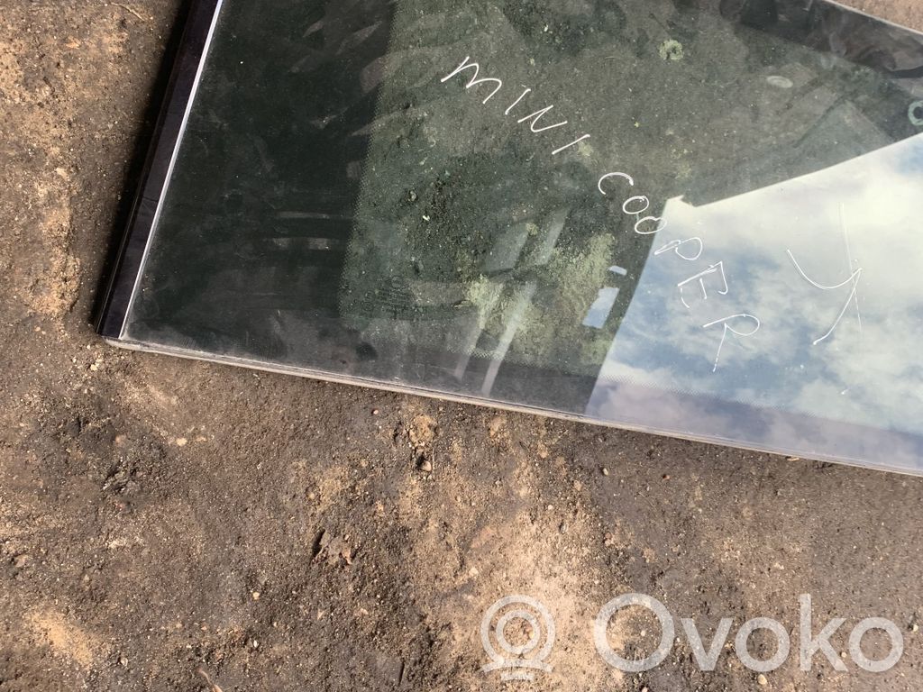 Rear side window