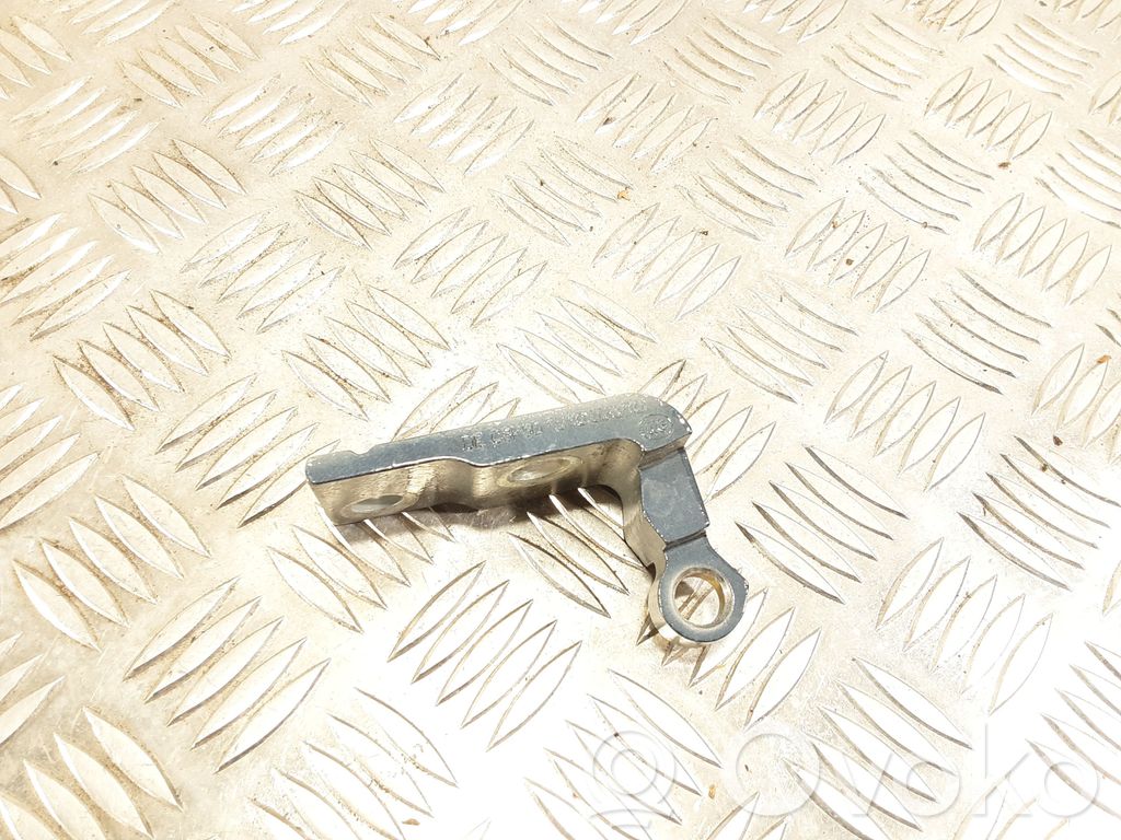 Volvo V60 Front door upper hinge 