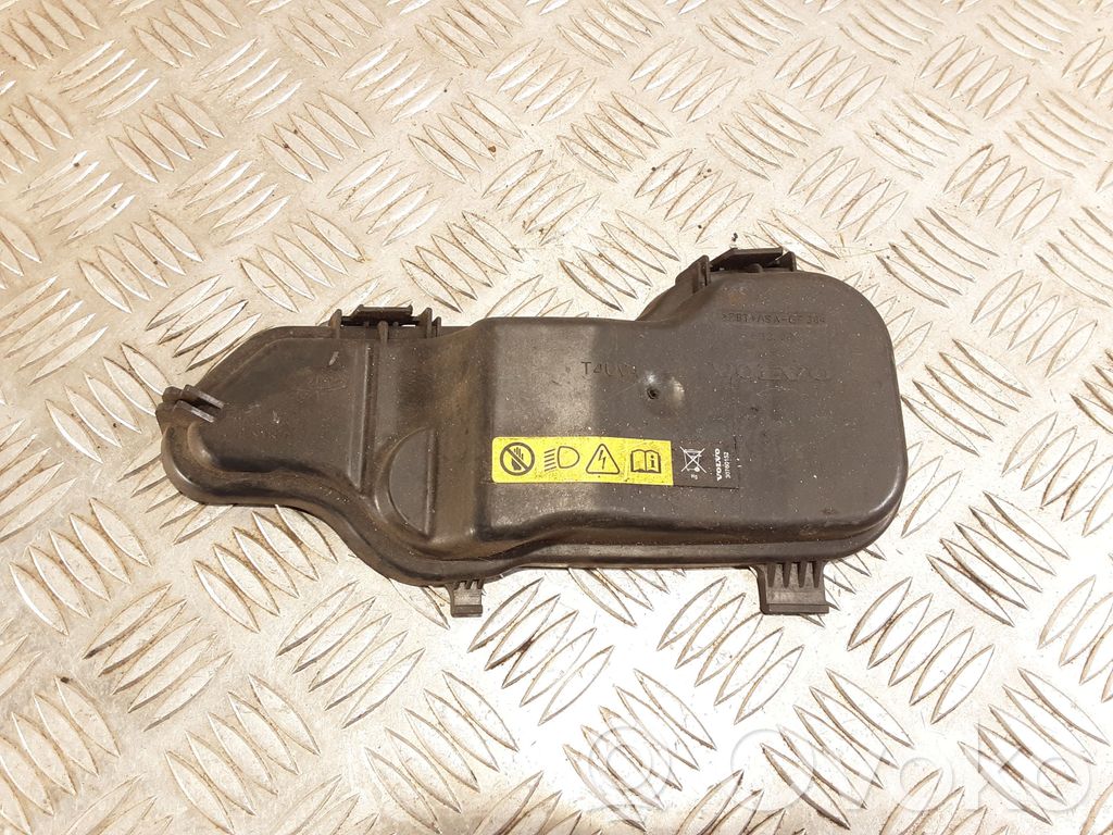 Volvo V70 Priekinio žibinto dangtelis 