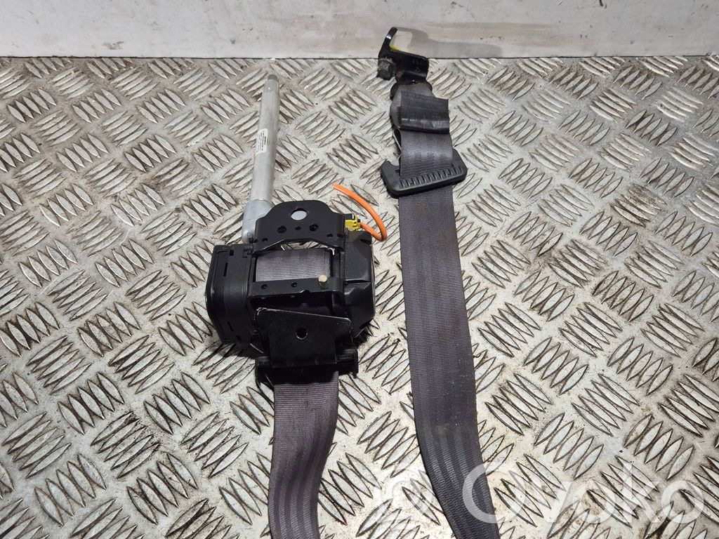 Volvo V70 Cinturón trasero 