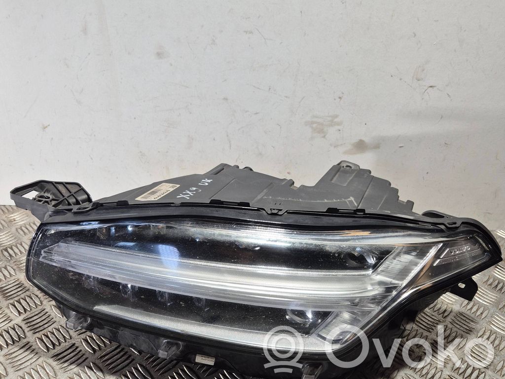 Volvo XC90 Headlight/headlamp 
