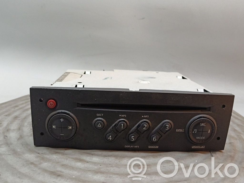 Radio / CD-Player / DVD-Player / Navigation   8200633624
