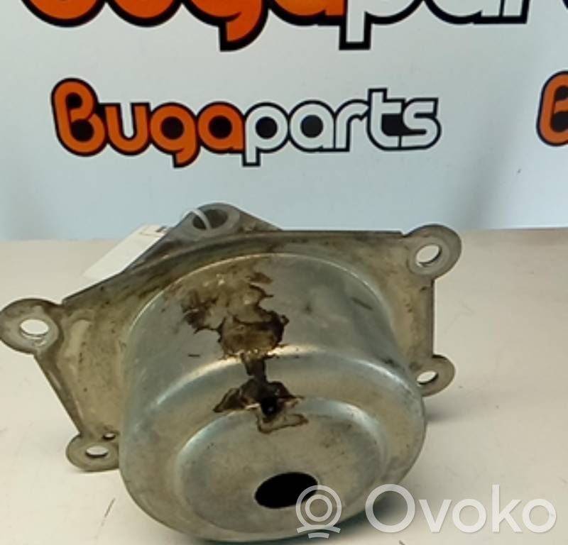 Engine mount bracket