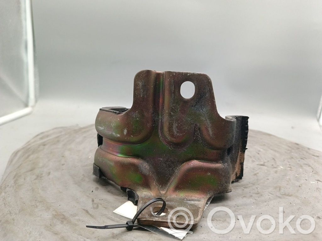 Nissan Terrano Engine mount bracket 