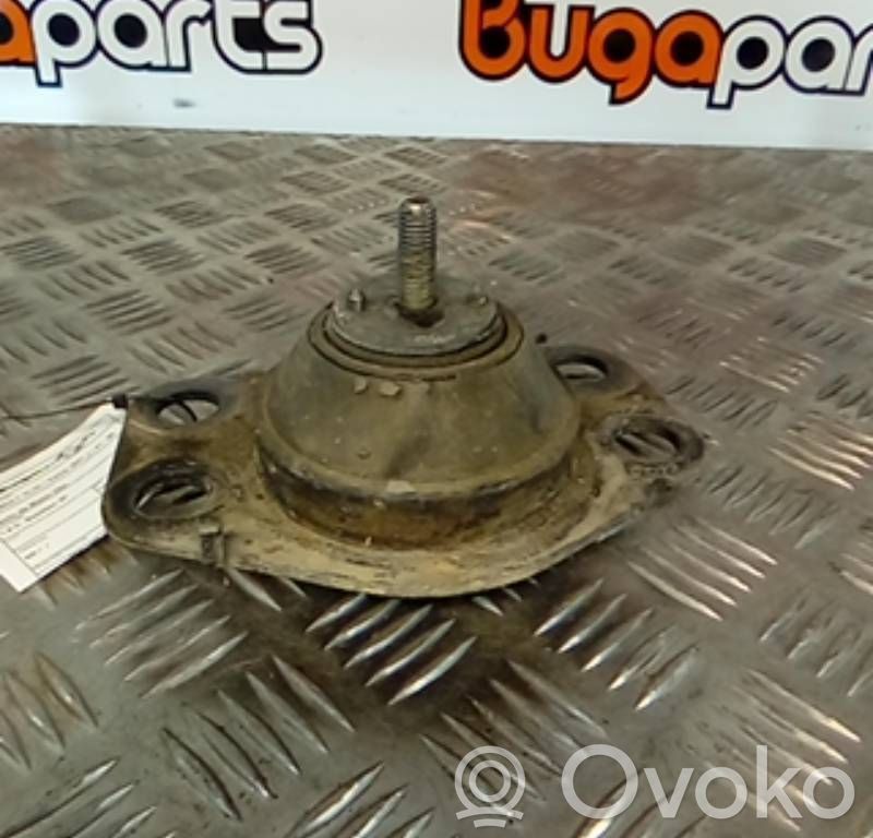 Подушка двигателя