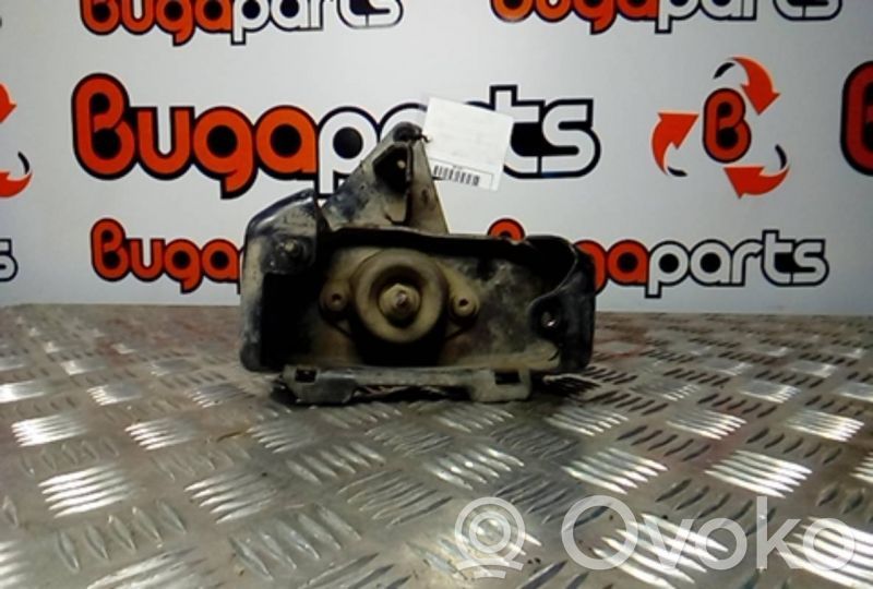 Engine mount bracket