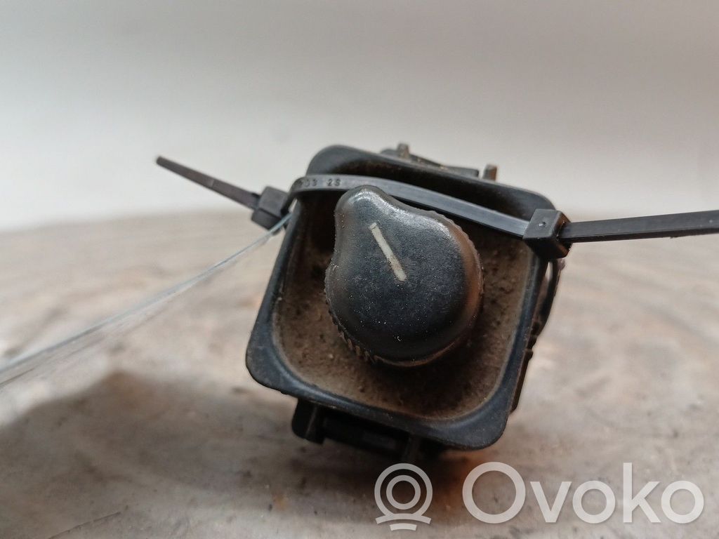 Mercedes-Benz C W202 Wing mirror switch 