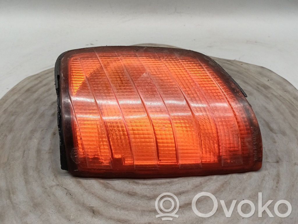 Mercedes-Benz E W124 Blinker vorne Stoßstange 