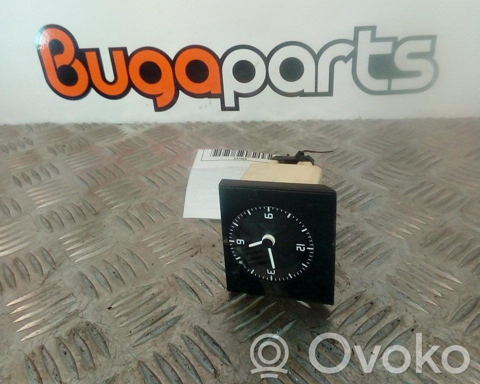 Renault Clio I Clock 