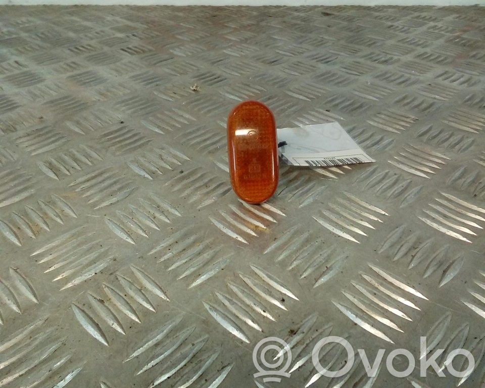 Señal de giro del parachoques delantero   010175