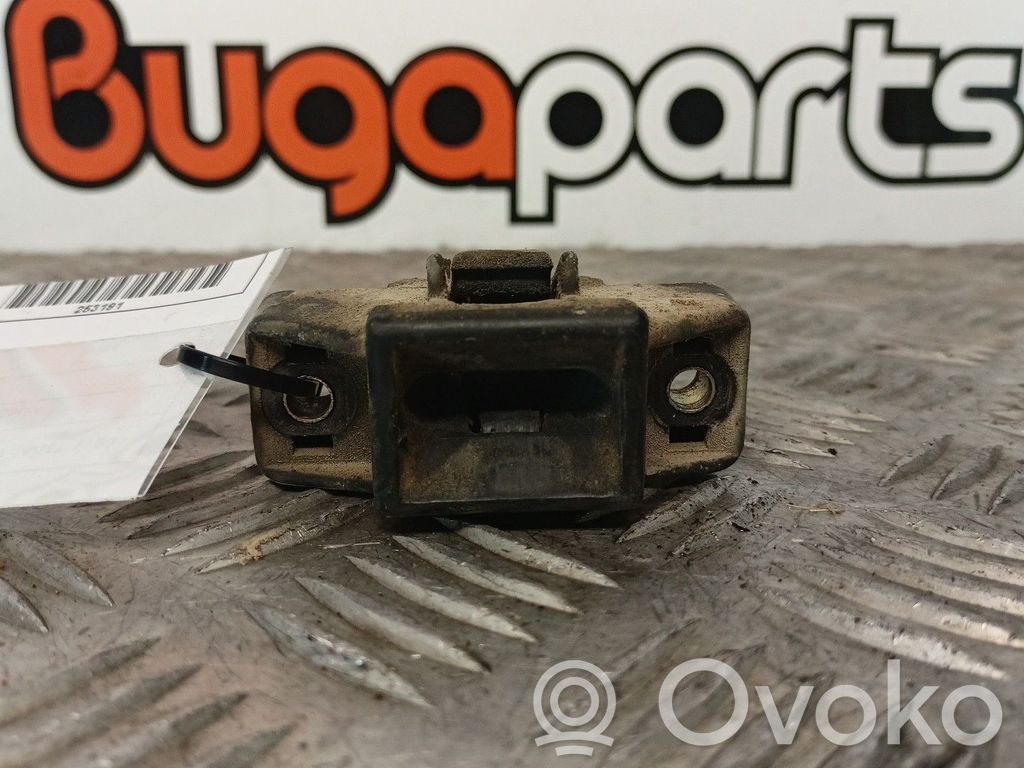 Renault Clio I Tailgate exterior lock 