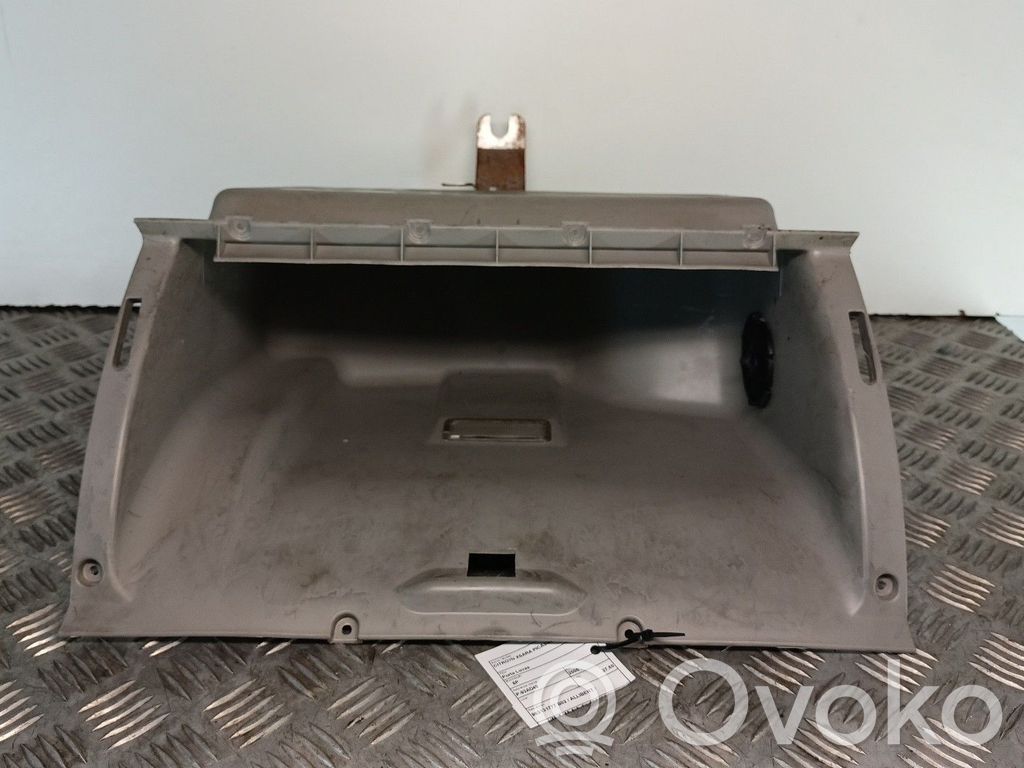 Citroen Xsara Picasso Schowek deski rozdzielczej 