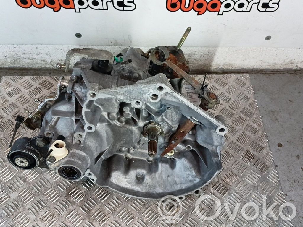Mechaninė 5 pavarų dėžė   20CB56