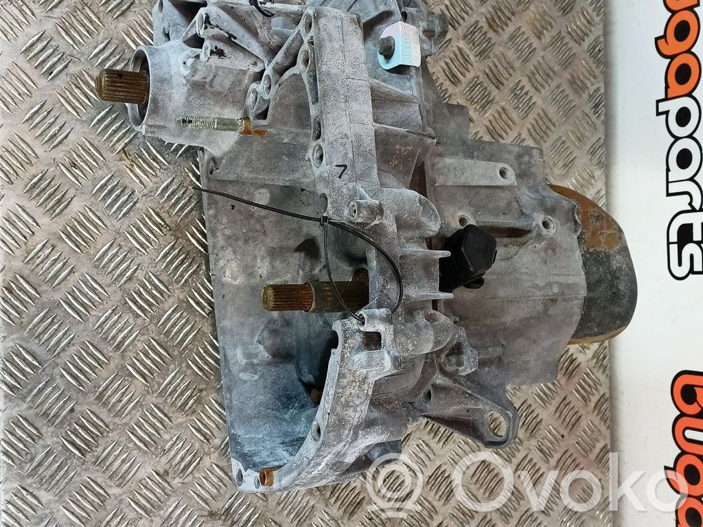 Renault Clio I Caja de cambios manual de 5 velocidades 