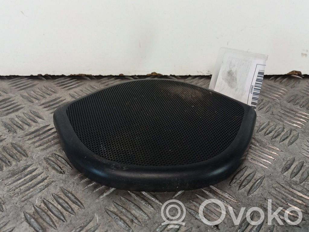Sivukaiuttimen suoja   03775293044