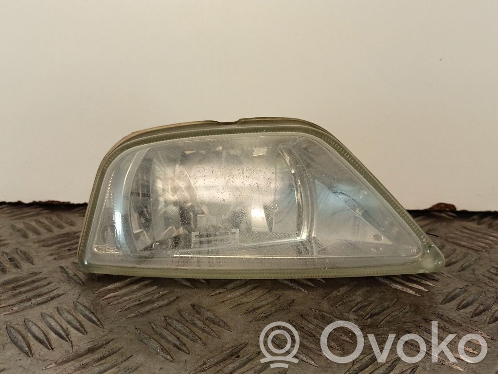 Ford Focus Miglas lukturis priekšā 