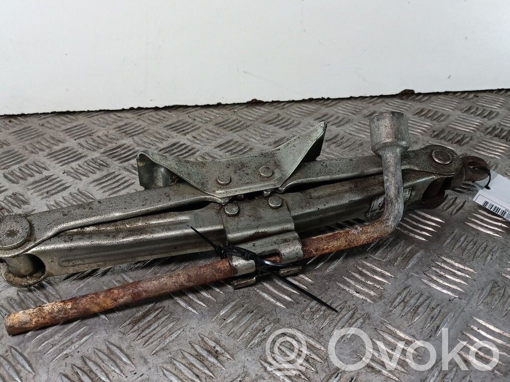 Toyota Corolla E110 Tunkki 