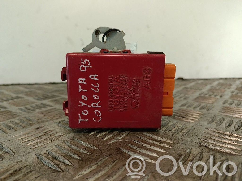 Toyota Corolla E110 Unidad de control/módulo del bloqueo de puertas 