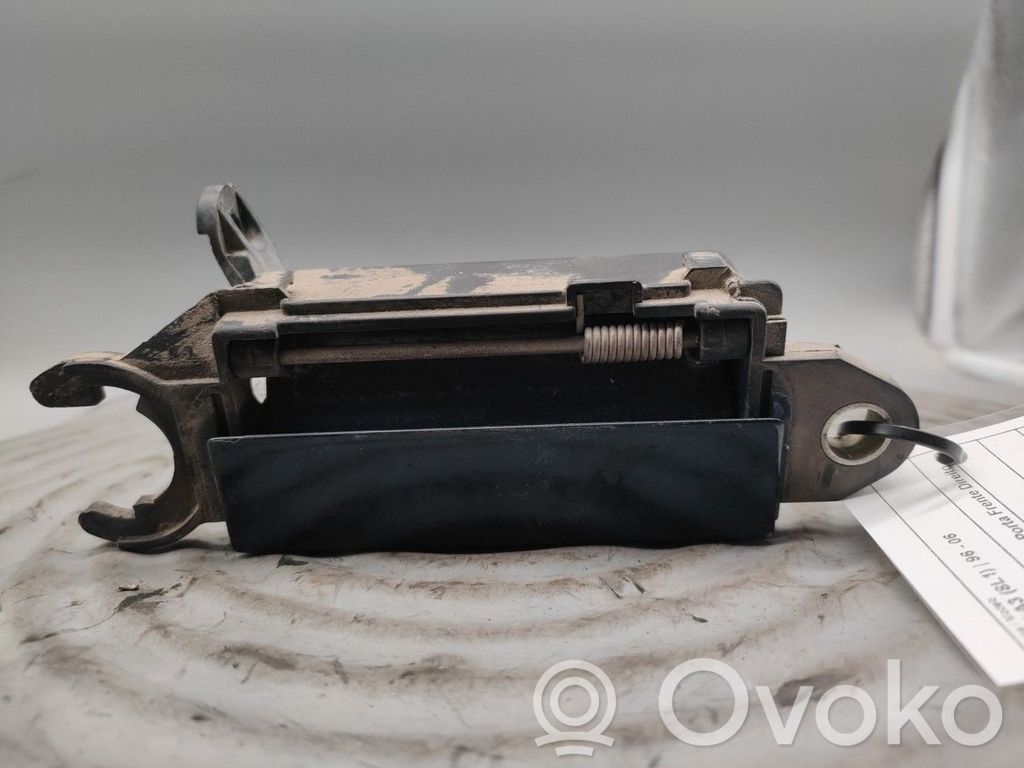 Etuoven ulkokahva   8D0837208AB,4A0837206DEF