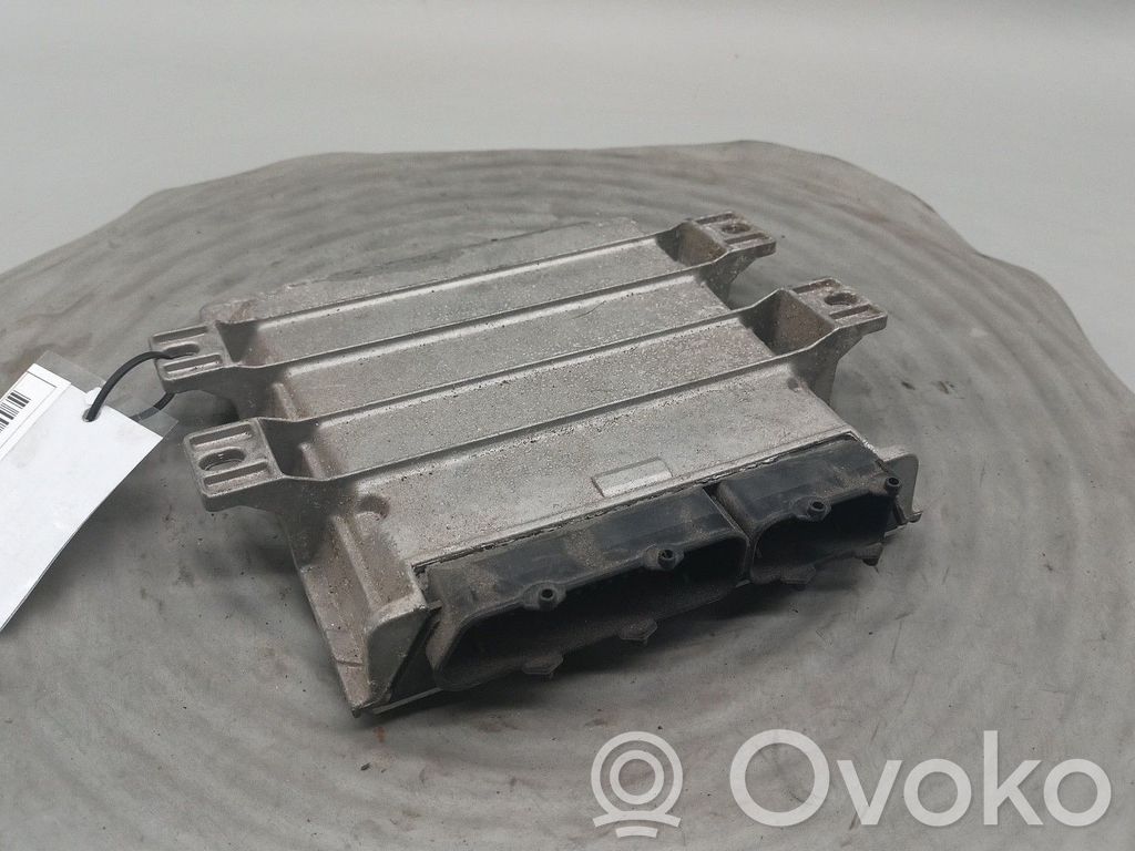 Dzinēja vadības bloks   NNN100743,14K4F