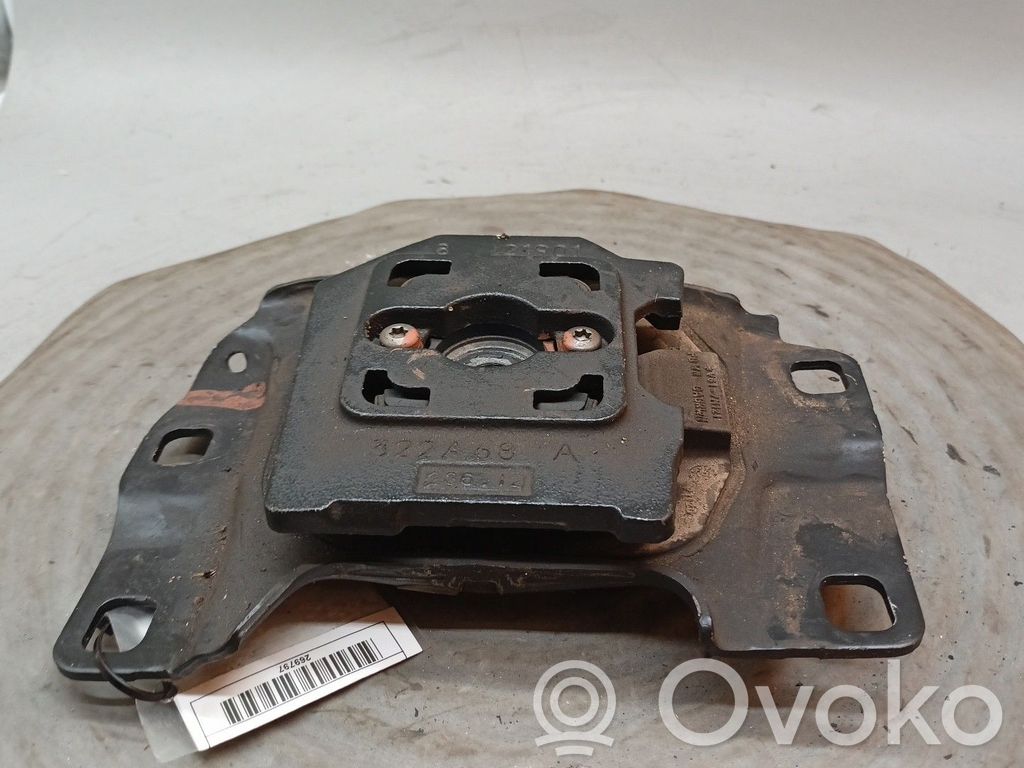 Soporte de montaje del motor   V617M121,322A69A