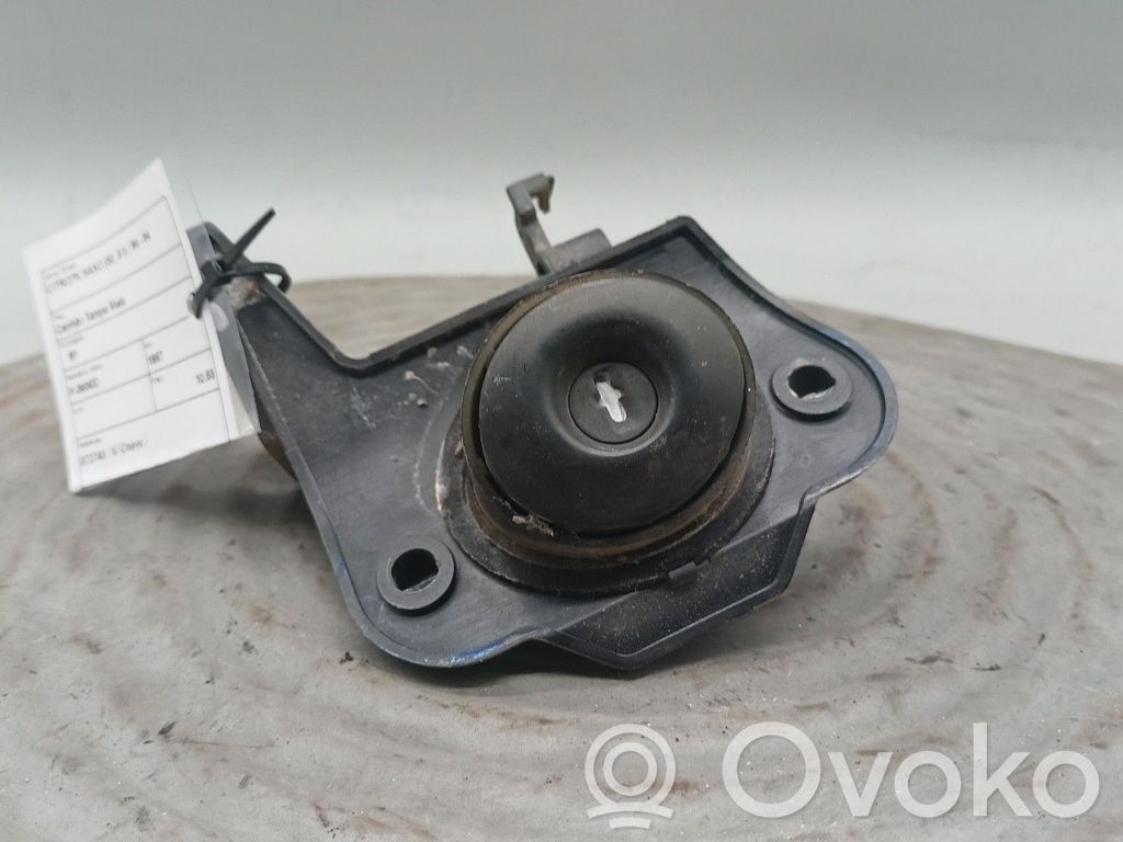 Citroen Saxo Takaluukun lukon salvan moottori 